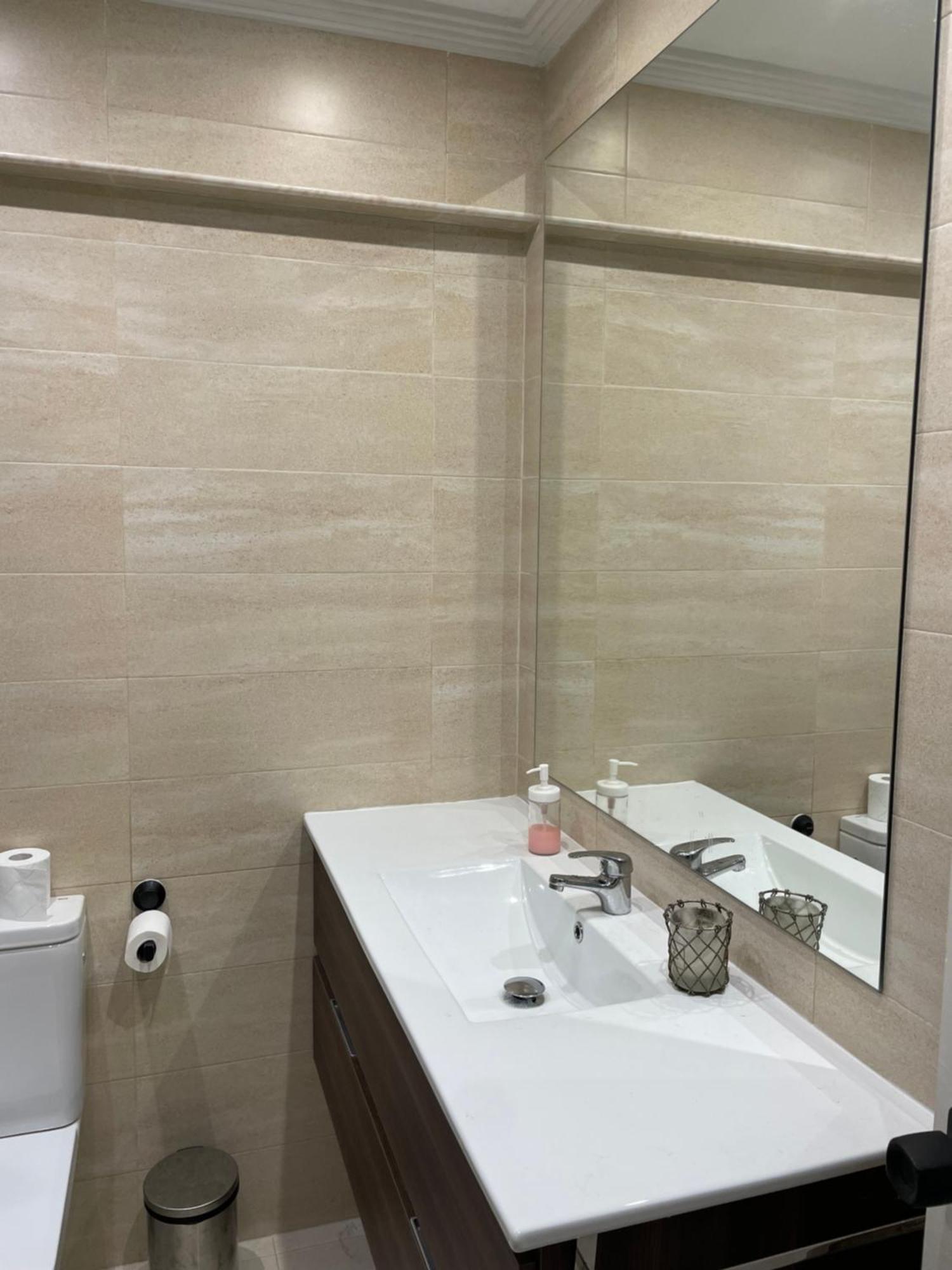 Apartamento En Getxo. Cercano Al Puerto Viejo Bagian luar foto